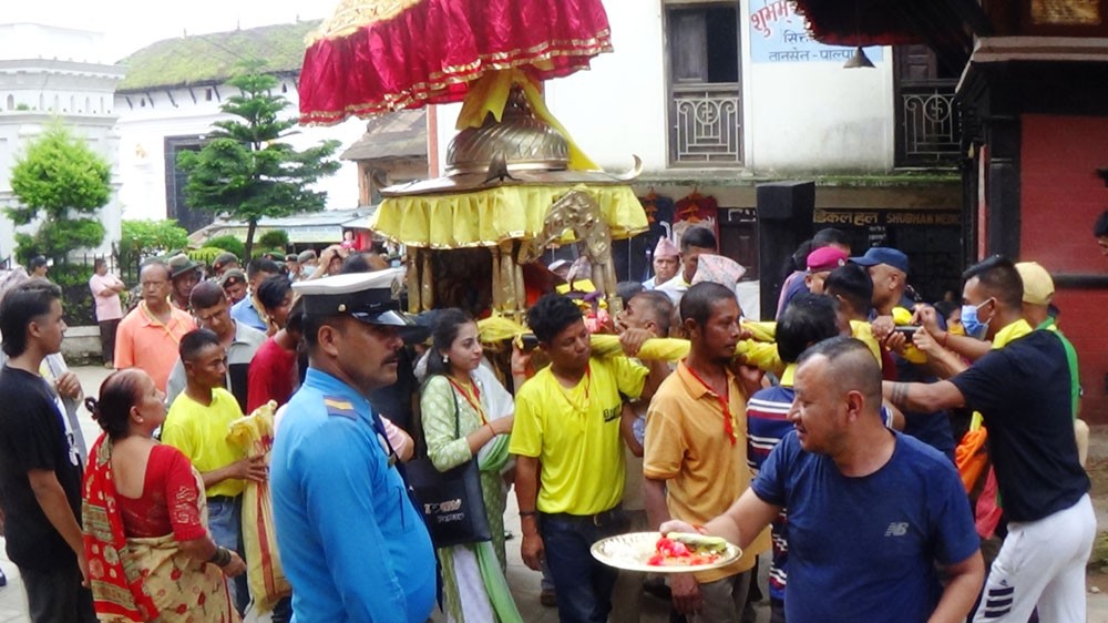 तानसेनमा अमरनारायण रथयात्रा निकालियो