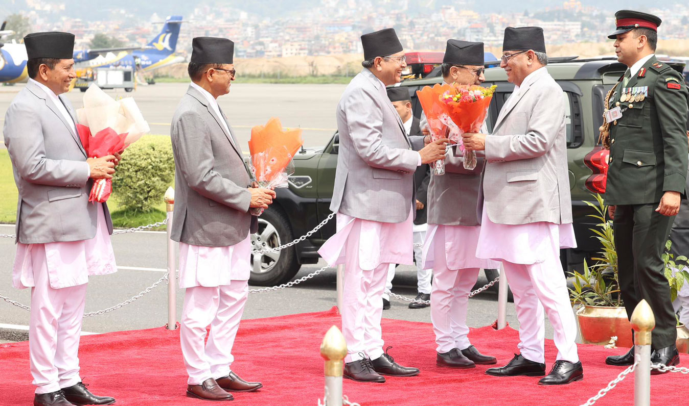 प्रधानमन्त्री स्वदेश फिर्ता