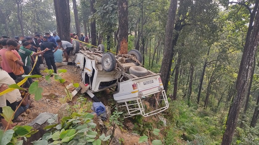 कावासोतीमा जीप दुर्घटना, दुई जनाको मृत्यु, २८ घाइते