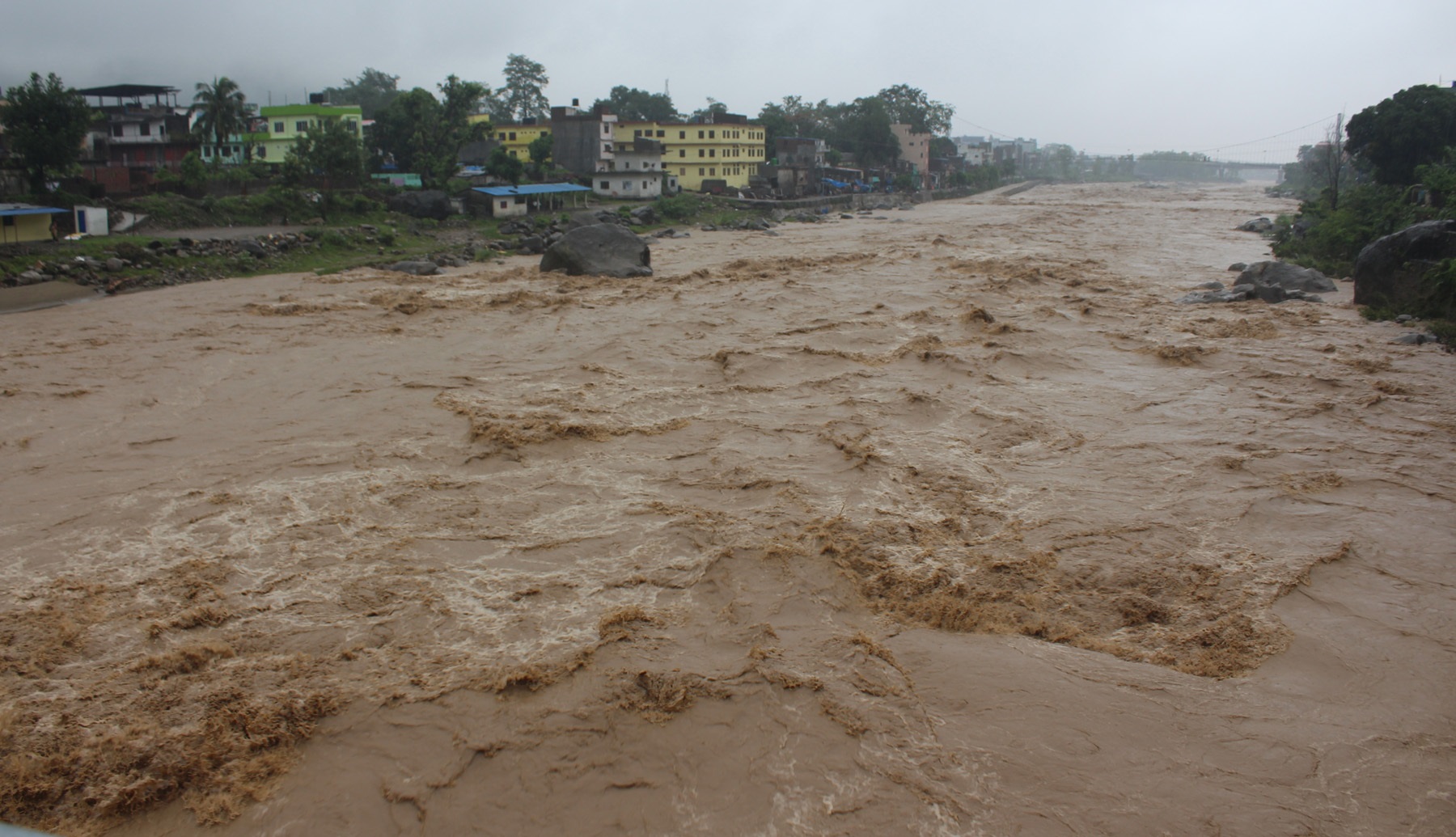 बाढीपहिरोले दुई दिनमै गयो १५ जनाको ज्यान